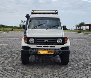 Toyota Land Cruiser 2006 White