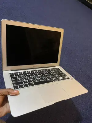 Laptop Apple MacBook Air 4GB Intel Core I7 SSHD (Hybrid) 256GB