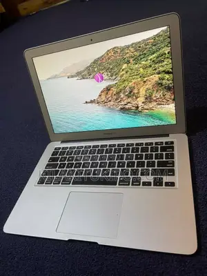 Laptop Apple MacBook Air 4GB Intel Core I7 SSHD (Hybrid) 256GB