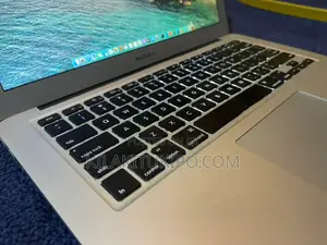 Laptop Apple MacBook Air 4GB Intel Core I7 SSHD (Hybrid) 256GB