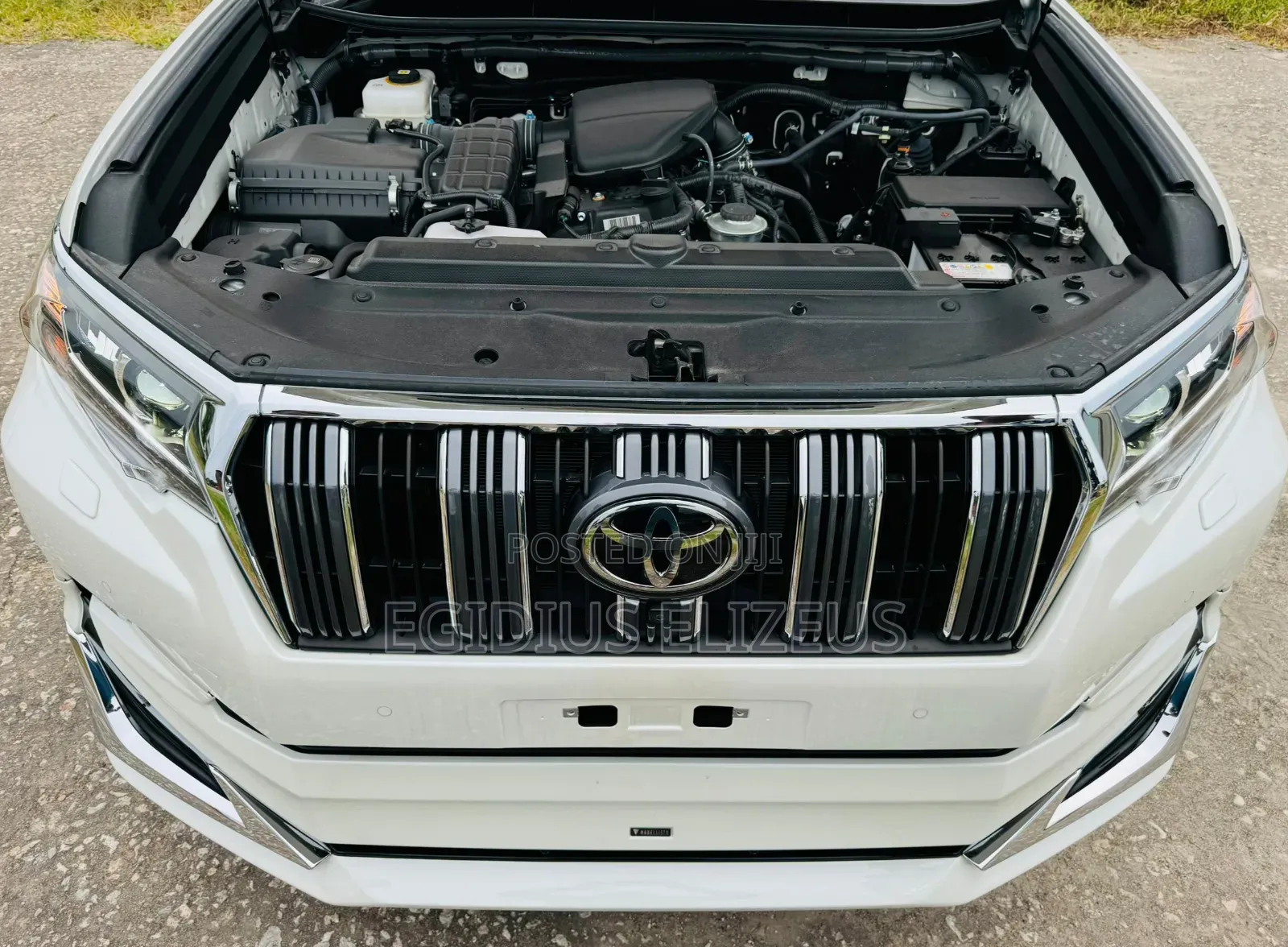 Toyota Land Cruiser Prado 2023 White