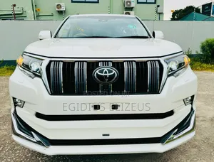Toyota Land Cruiser Prado 2023 White