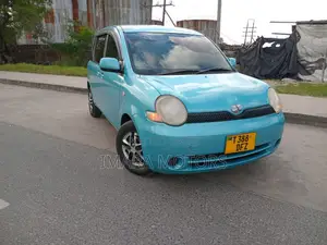 Toyota Sienta 2005 Blue