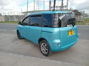 Toyota Sienta 2005 Blue