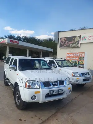 Nissan Hardbody 2009 White