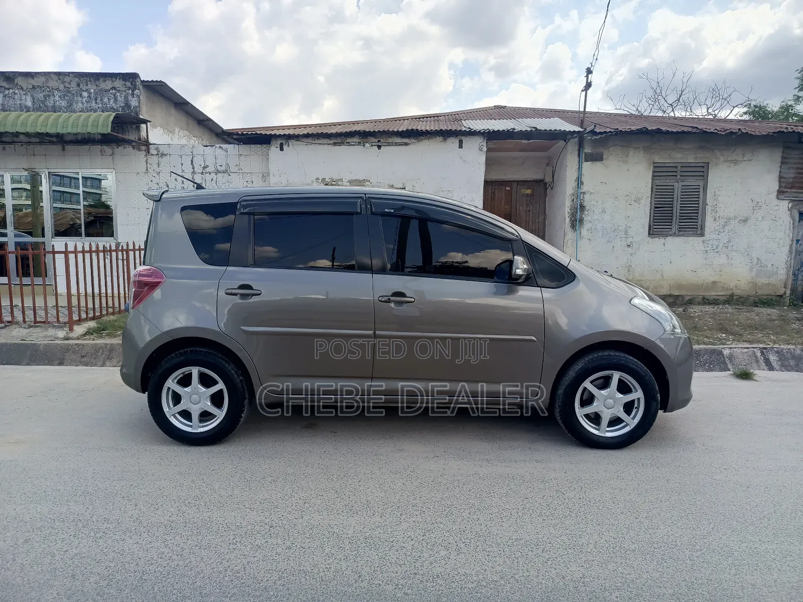 Toyota Ractis 2005 Gray