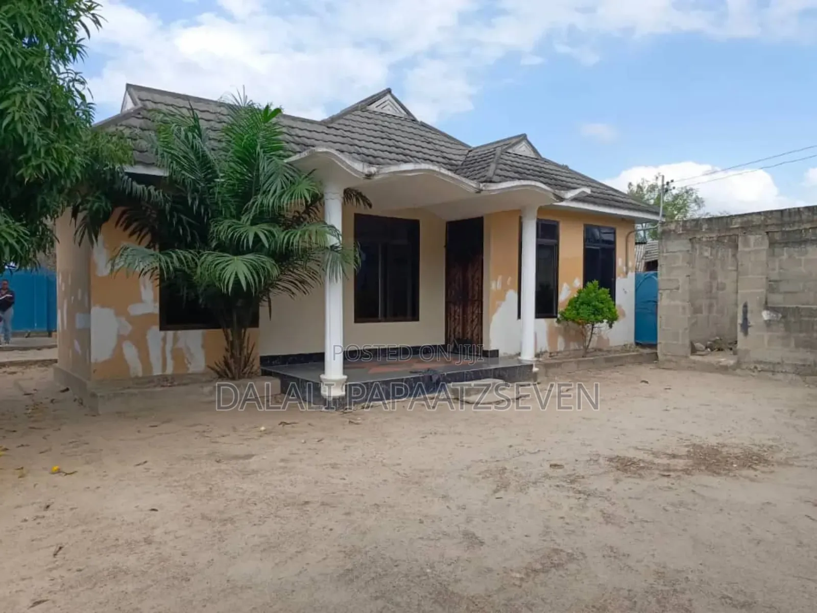 3bdrm House in Dalalipapaatzseven, Bweni for sale