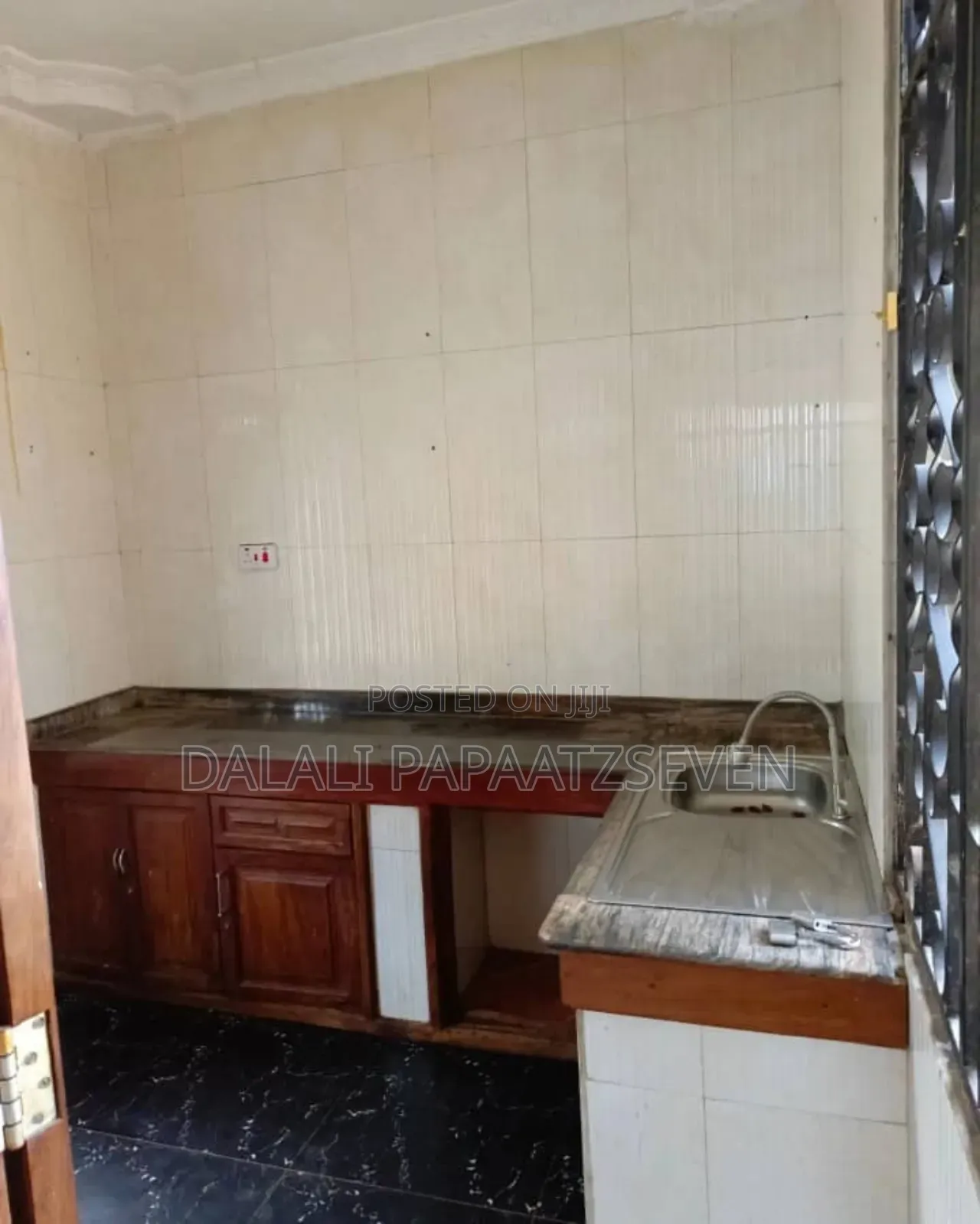 3bdrm House in Dalalipapaatzseven, Bweni for sale