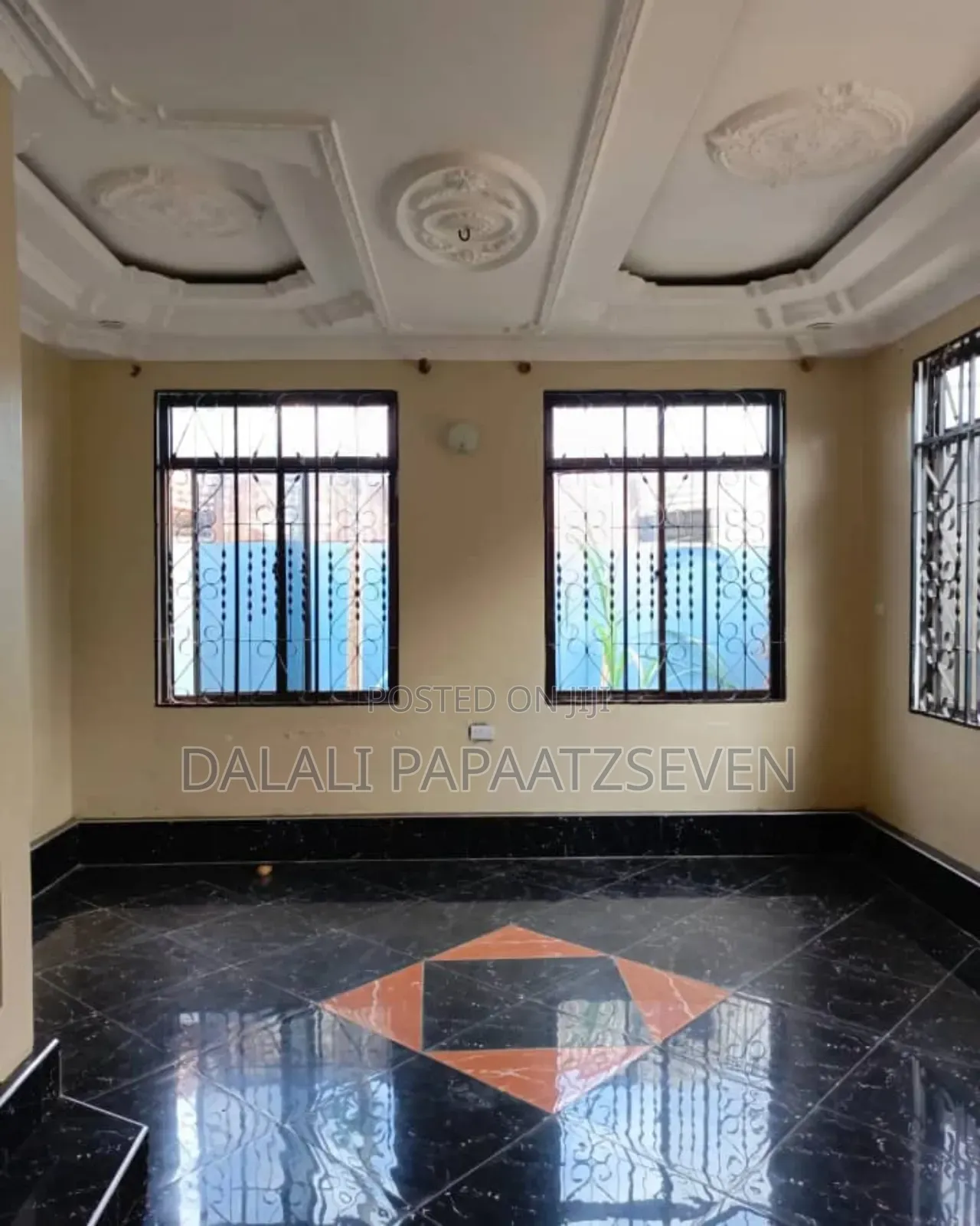 3bdrm House in Dalalipapaatzseven, Bweni for sale