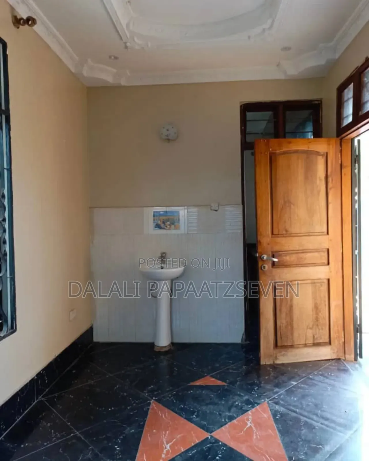 3bdrm House in Dalalipapaatzseven, Bweni for sale