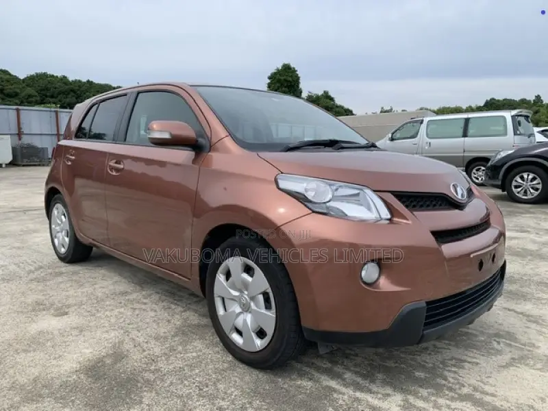 Toyota IST 2009 Orange