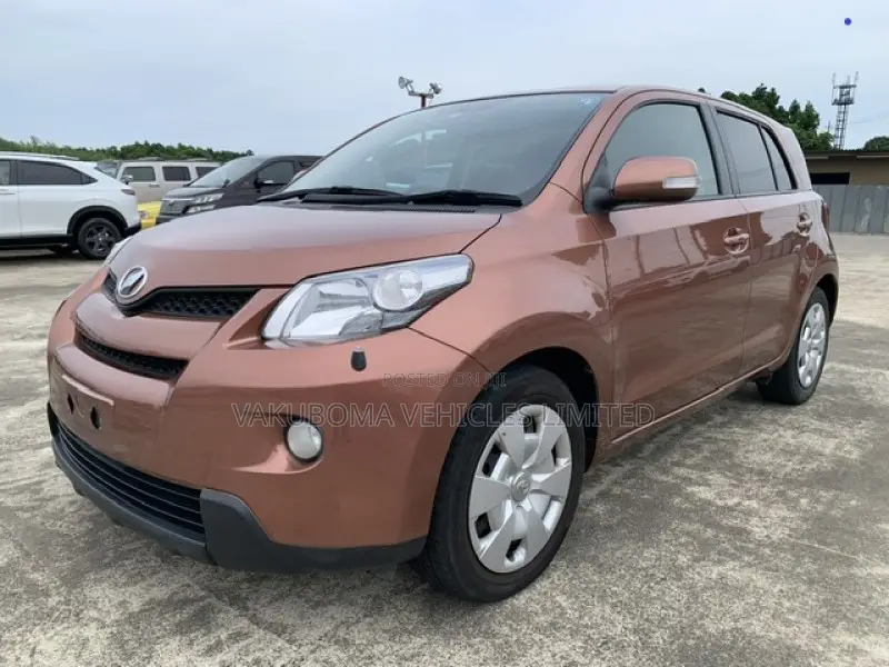 Toyota IST 2009 Orange