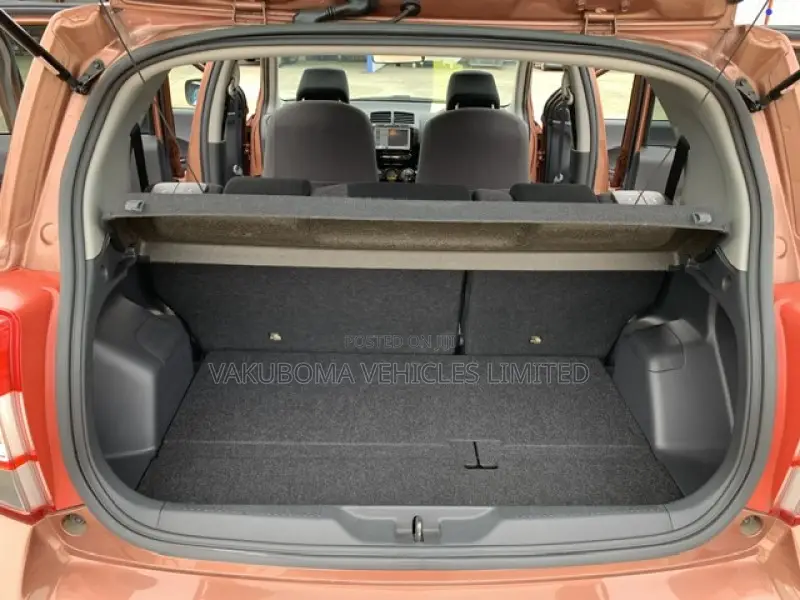 Toyota IST 2009 Orange