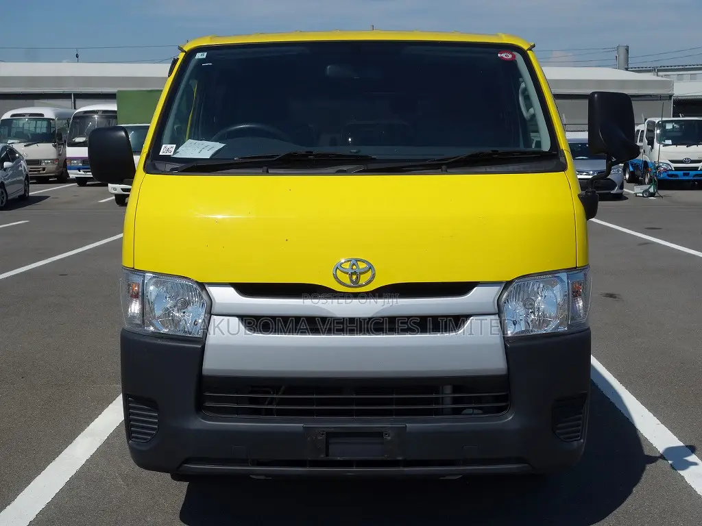 Toyota HiAce 2019 Yellow