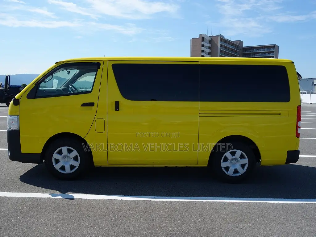 Toyota HiAce 2019 Yellow