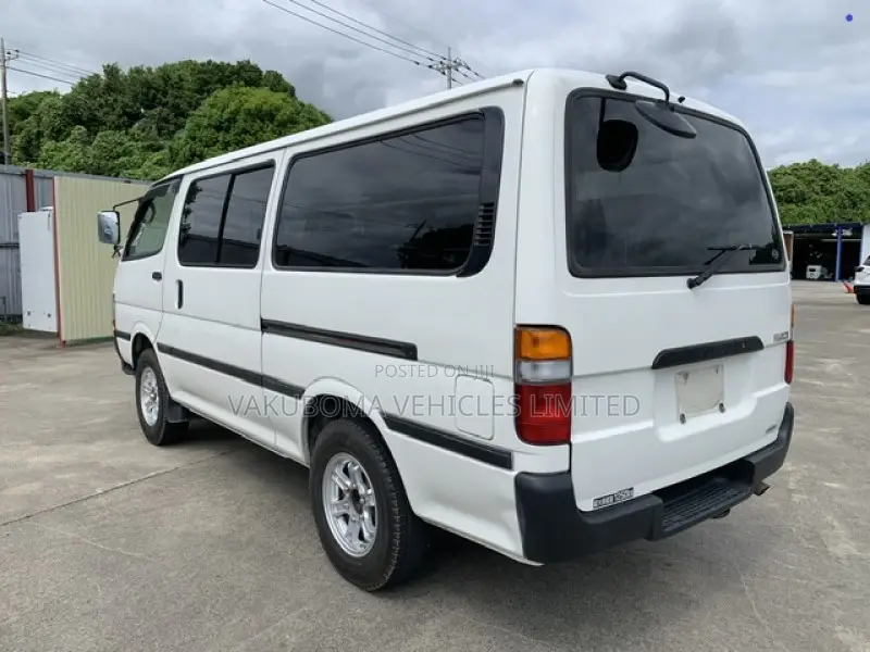 Toyota HiAce 2003 White