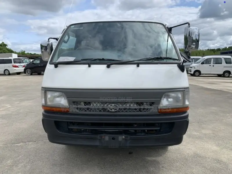 Toyota HiAce 2003 White