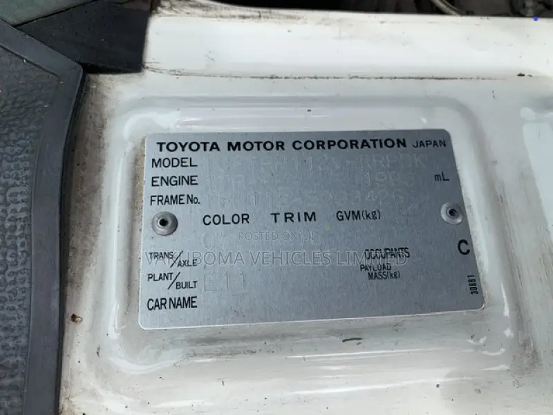 Toyota HiAce 2003 White