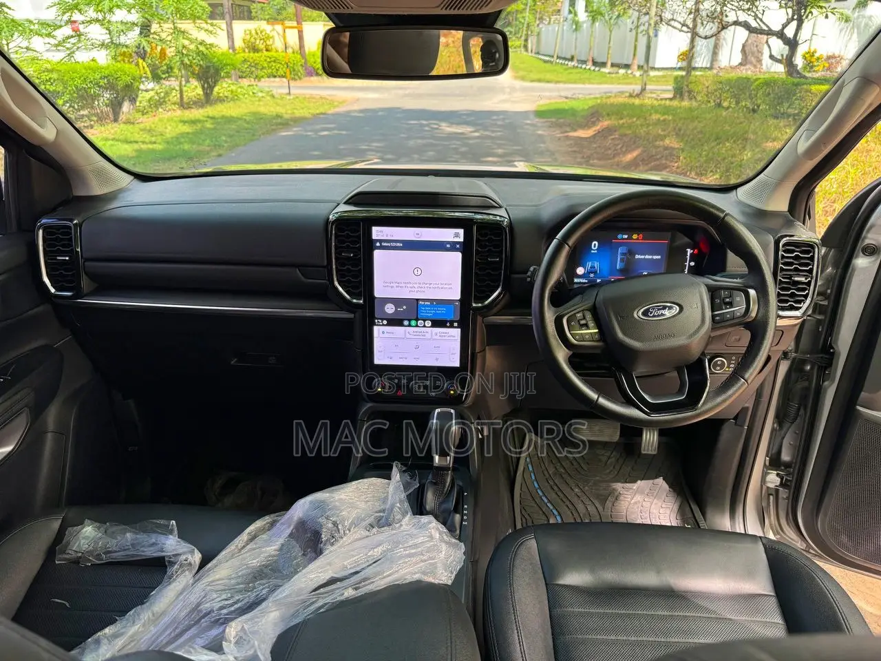 Ford Everest 2023 Silver