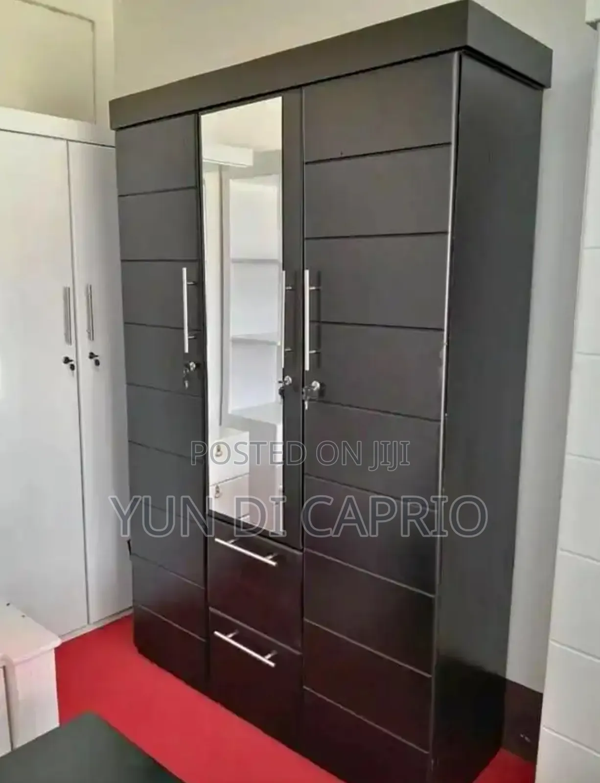 Kabati Milango Mitatu