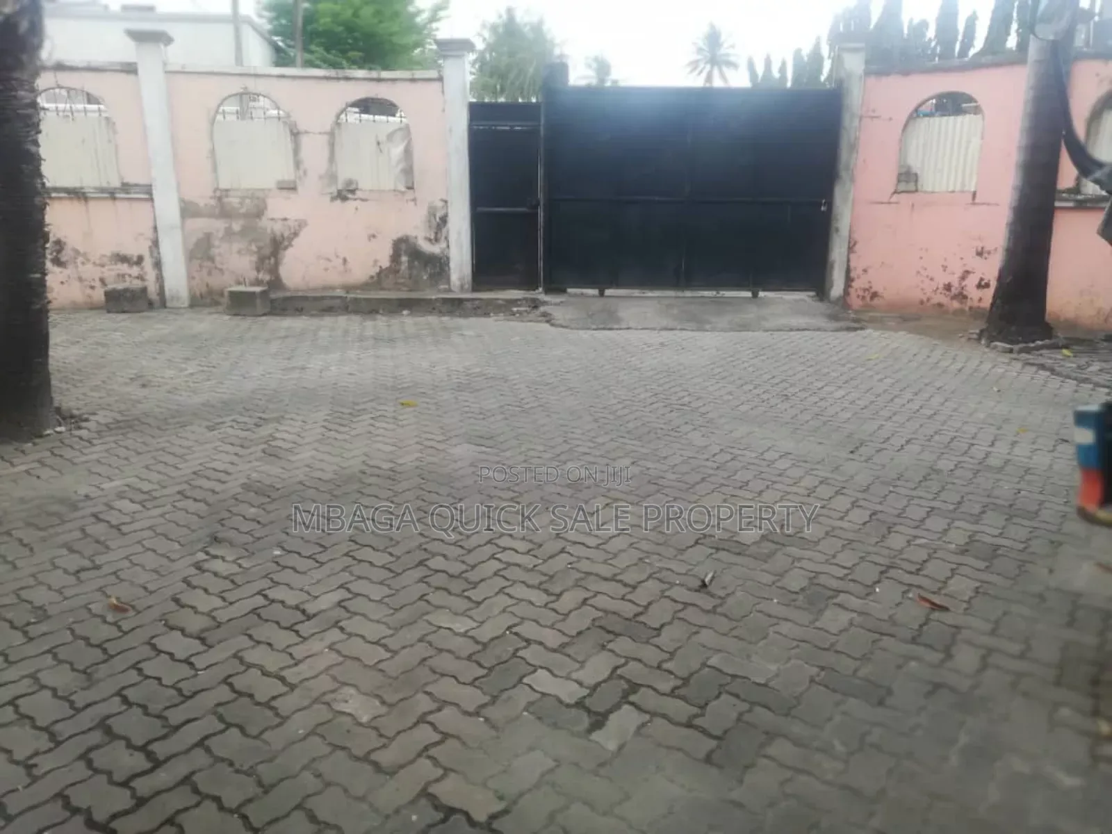 4bdrm House in Mikochen, Mikocheni for sale