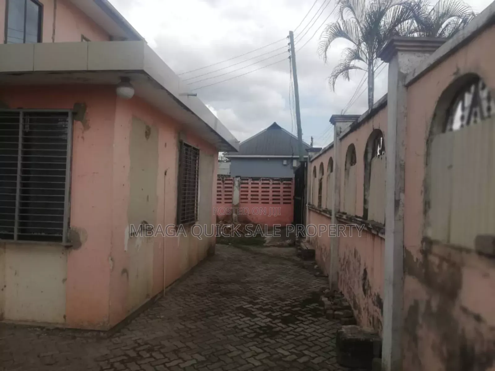 4bdrm House in Mikochen, Mikocheni for sale