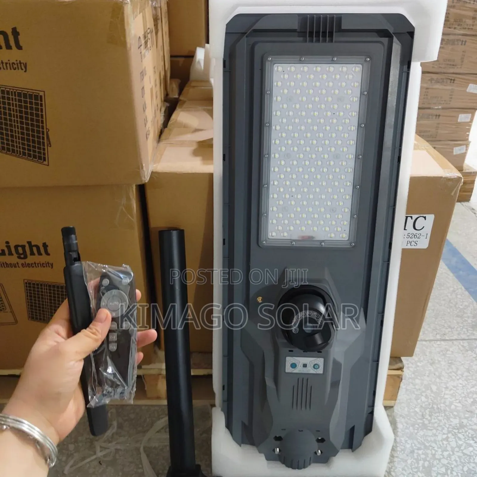Taa Ya Kisasa Ya Solar 1200 Ina CCTV Camera