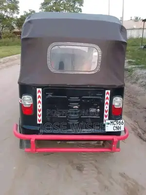 Bajaj Avenger 200 2023 Black