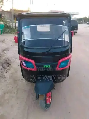 Bajaj Avenger 200 2023 Black