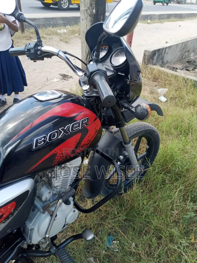 Bajaj Boxer X125 2024 Black