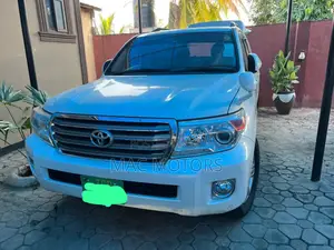 Toyota Land Cruiser 4.5 V8 VXR 2015 White