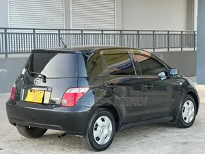 Toyota IST 2004 Black