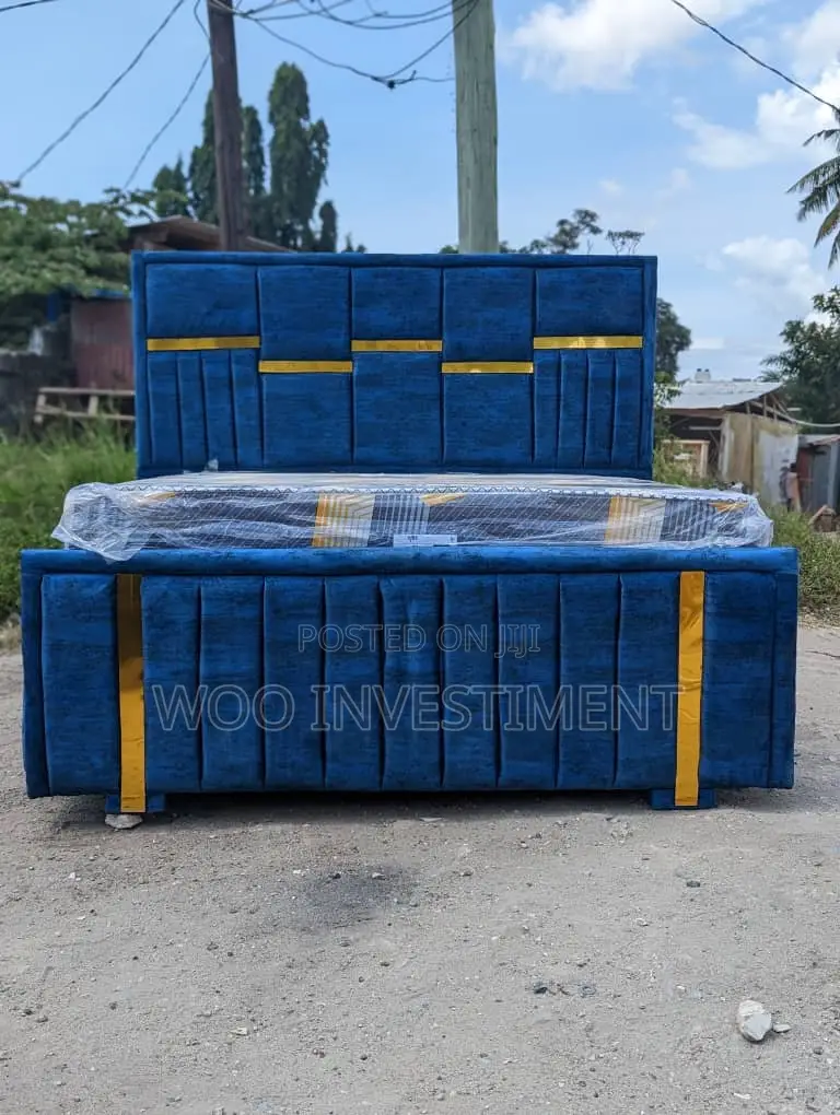 Bed Sofas Kali Sana Zinapatikana Mpya.