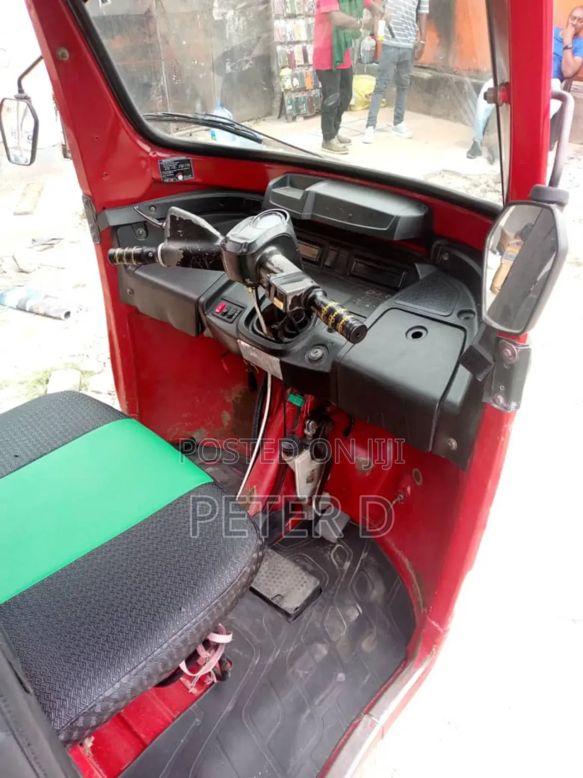 TVS Apache 180 RTR 2023 Red