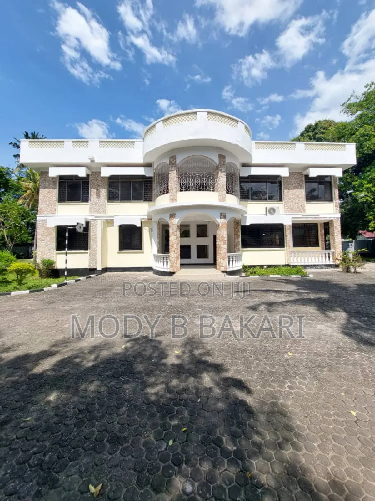 8bdrm House in Mikocheni for rent