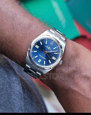Gentlemen High Valued Watch