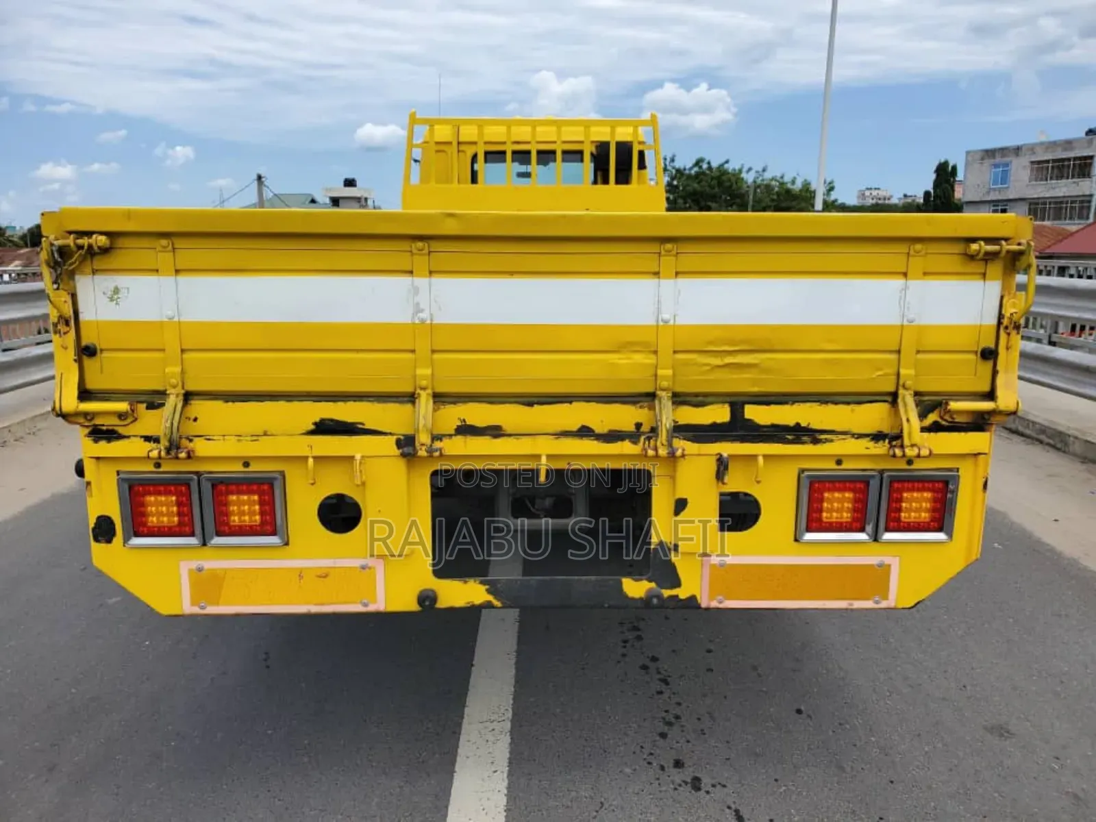 Mitsubishi Fuso Canter 1999 Orange