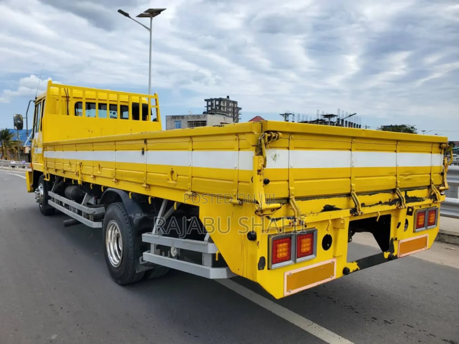 Mitsubishi Fuso Canter 1999 Orange