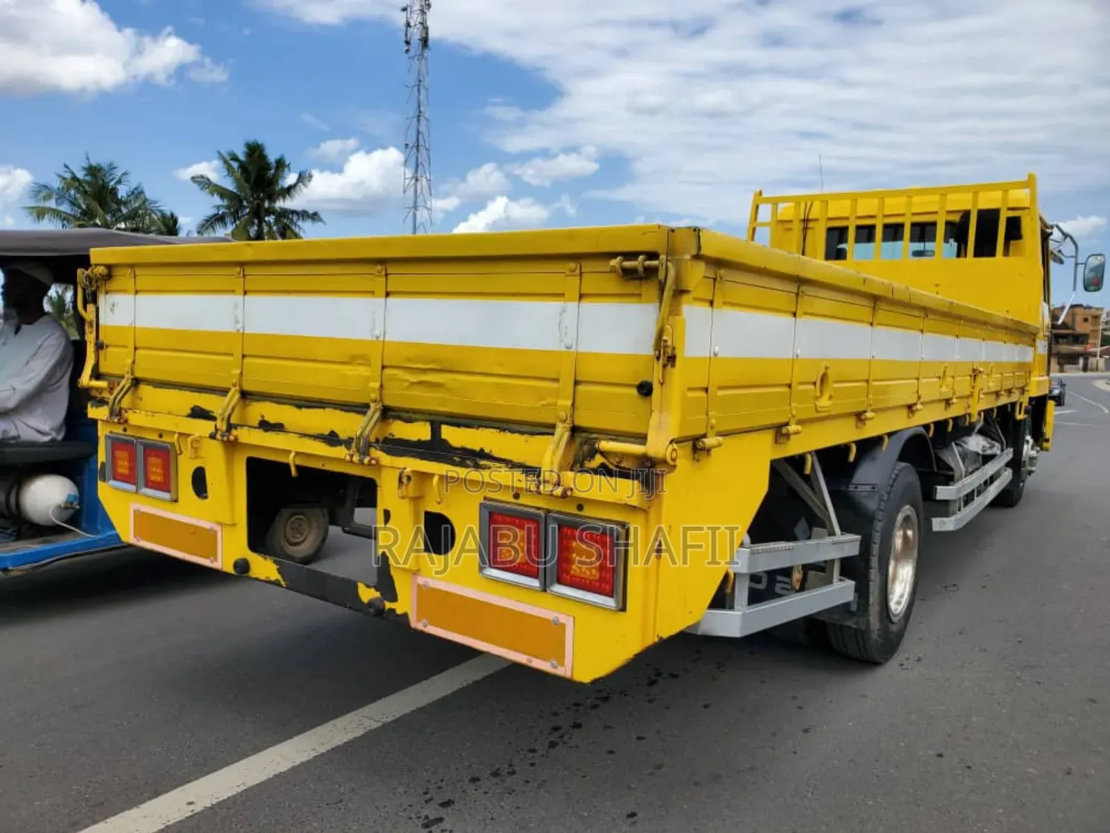 Mitsubishi Fuso Canter 1999 Orange