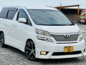 Toyota Vellfire 2009 White