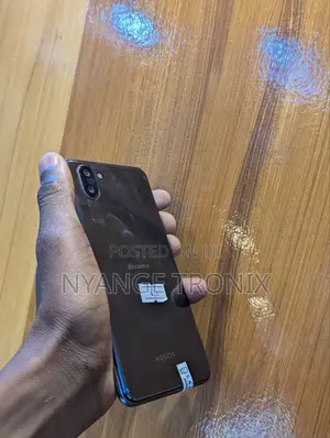 Sharp Aquos R3 128 GB Black