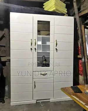 Kabati Ya Nguo Milango Mitatu