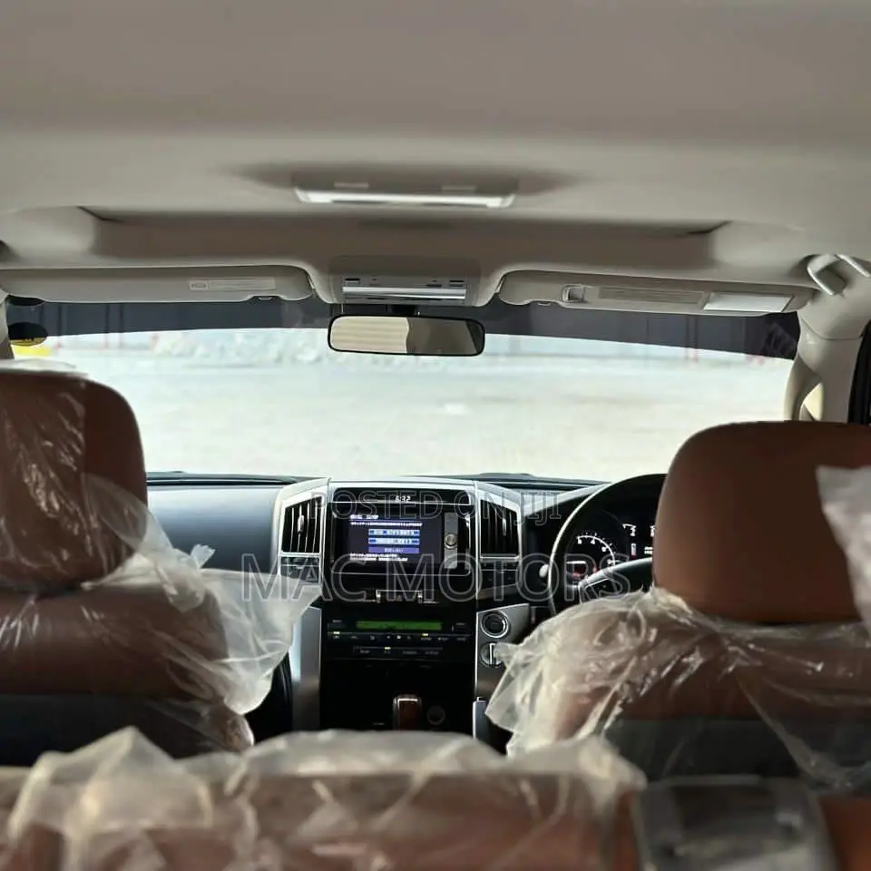 Toyota Land Cruiser 2015 White
