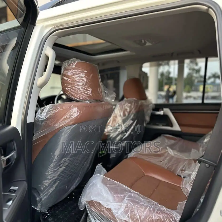 Toyota Land Cruiser 2015 White