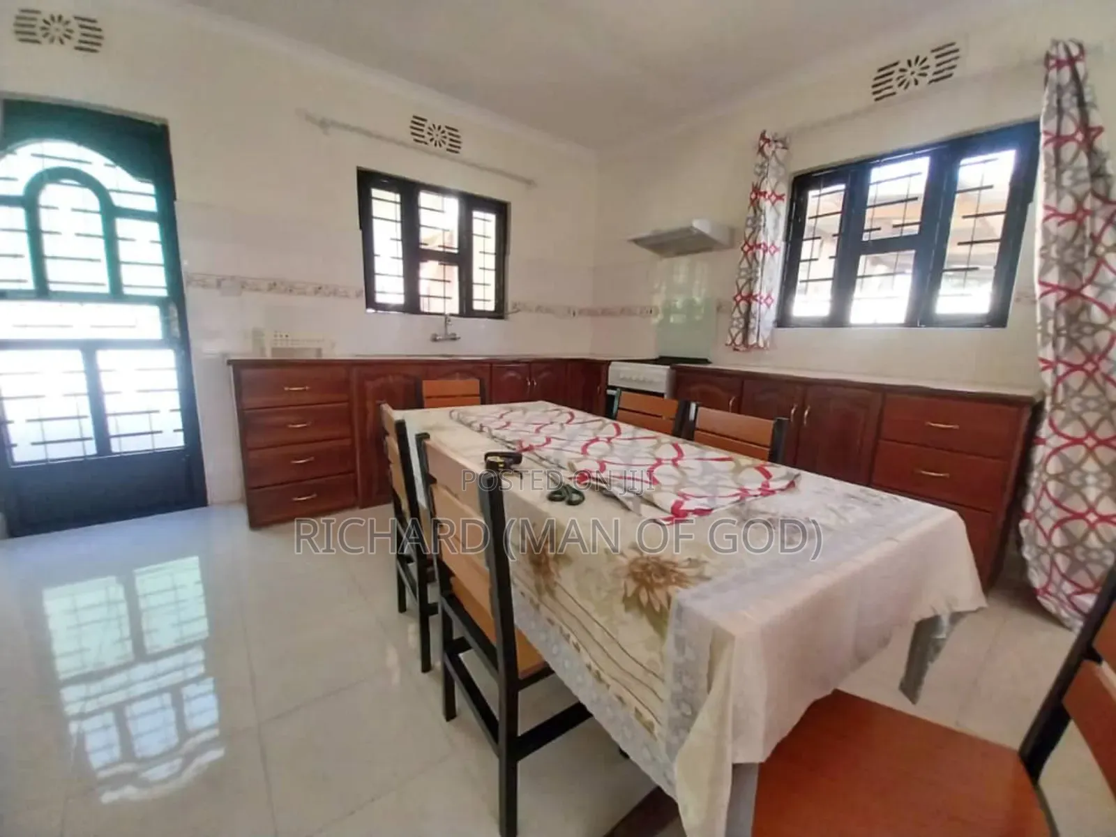 Furnished 3bdrm House in Central Business Area for rent