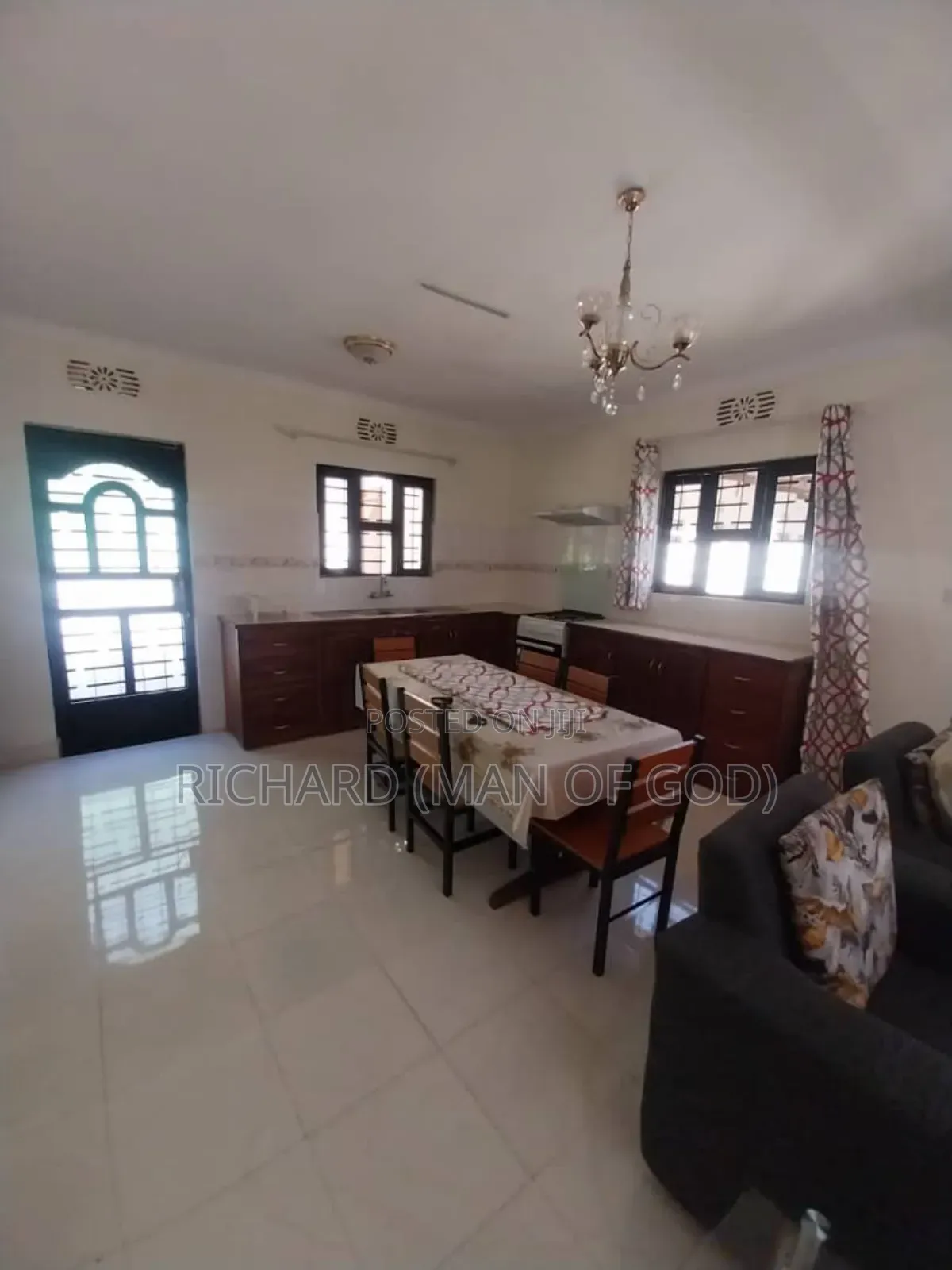 Furnished 3bdrm House in Central Business Area for rent