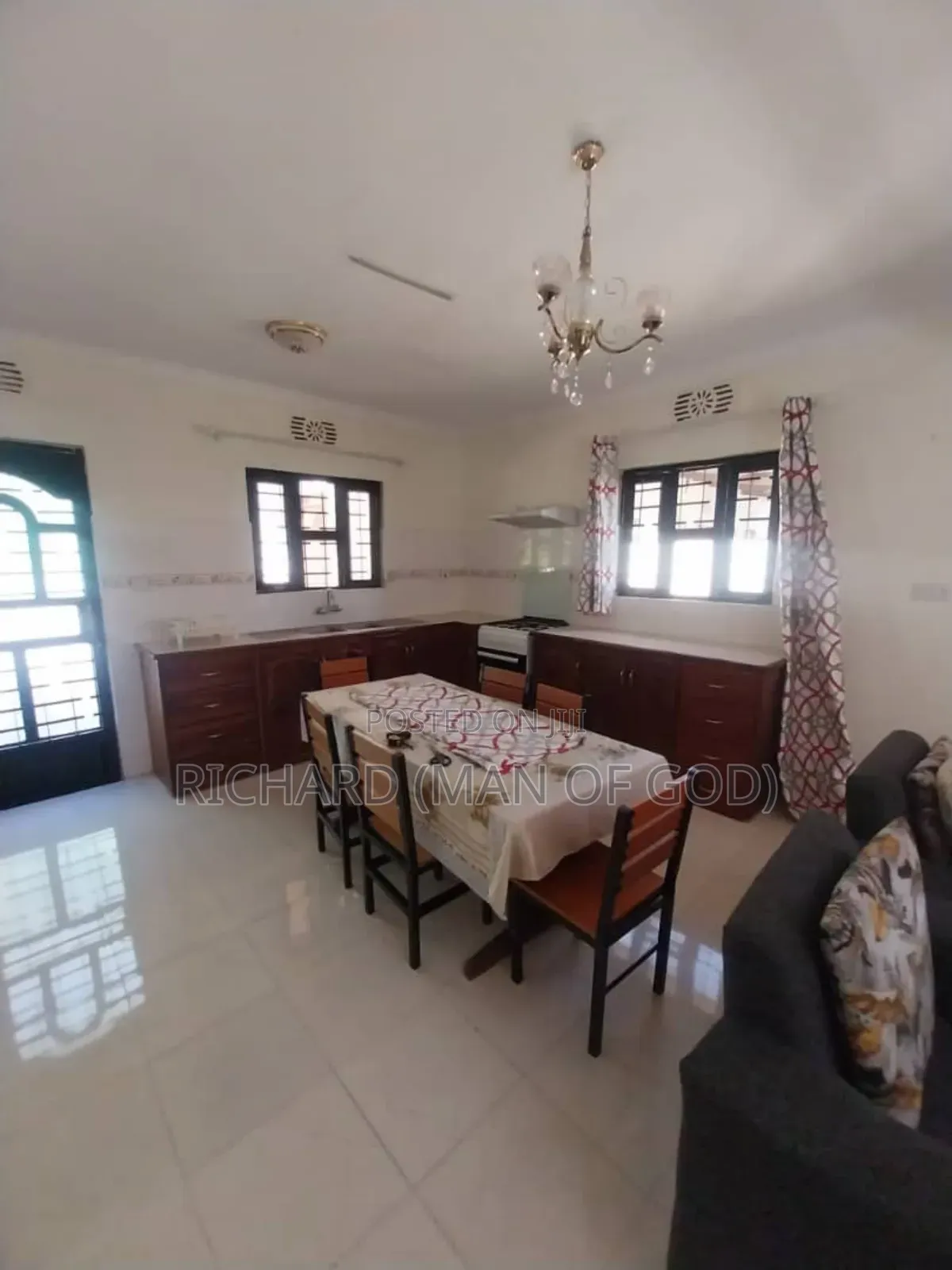 Furnished 3bdrm House in Central Business Area for rent