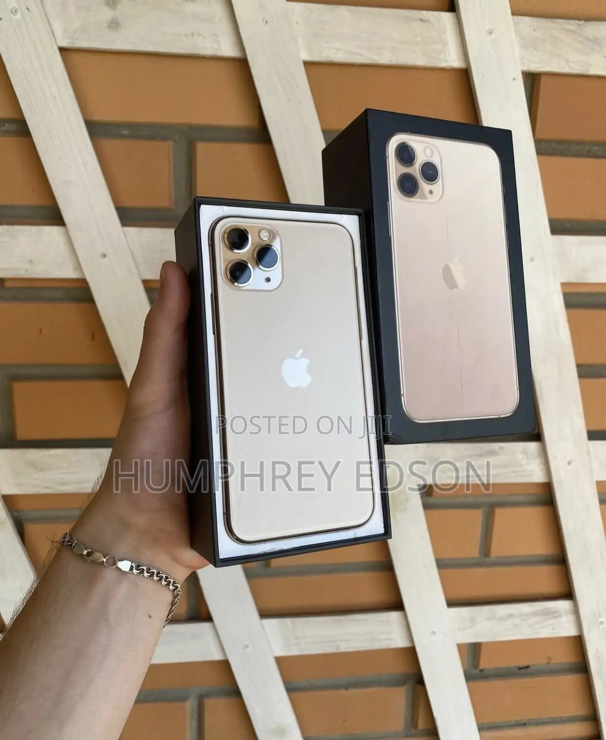 New Apple iPhone 11 Pro Max 256 GB Gold
