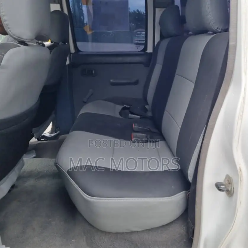 Nissan Hardbody 2008 White