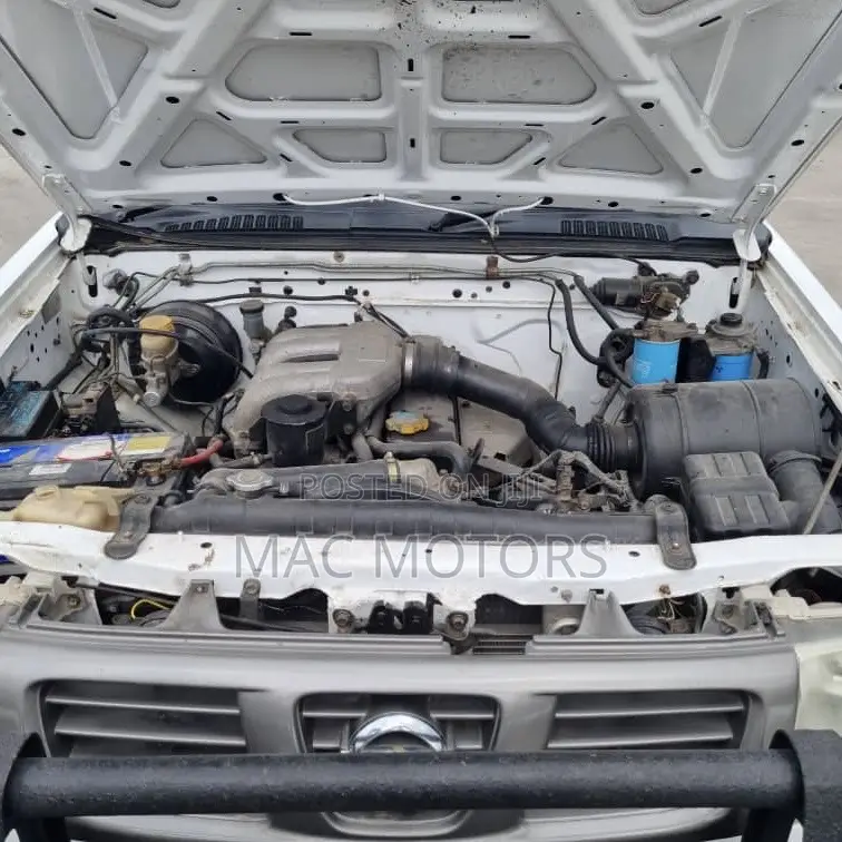 Nissan Hardbody 2008 White
